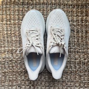 Women’s Hoka- Clifton 9